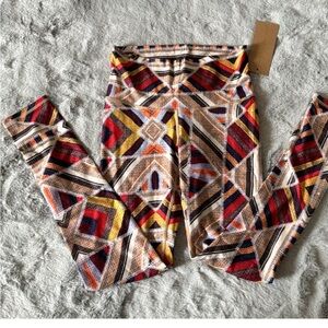 SALE!! Poncho Patterned Leggings size M&S Niyama Sol NWT !! Price firm